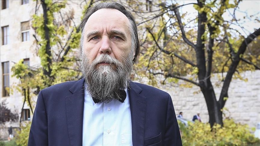Putri guru spiritual Putin Alexander Dugin tewas dalam ledakan mobil
