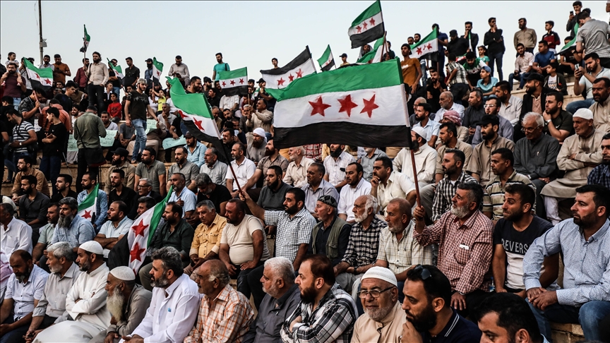 إدلب.. وقفة احتجاجية في ذكرى مجزرة الغوطة الشرقية