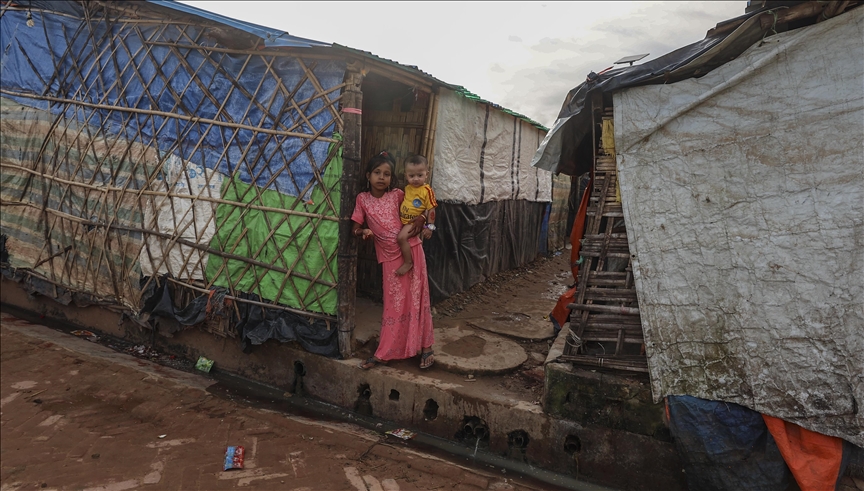 UN special envoy visits Rohingya refugee camps in Bangladesh