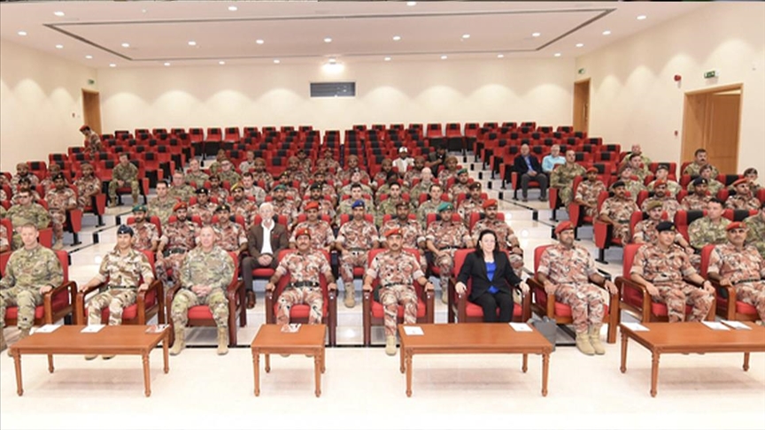 "وادي النار 2022".. مسقط تنهي مناورات عسكرية مع واشنطن