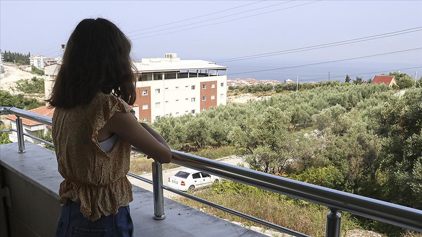 Yalova'daki yurtlar bine yakın "seyahatsever" genci ağırladı