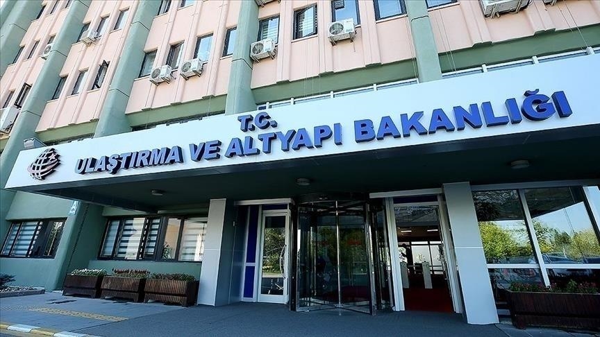 Ulaştırma ve Altyapı Bakanlığından, İstanbul Havalimanı'na İBB otobüslerinin girmesinin engellendiği iddialarına yanıt