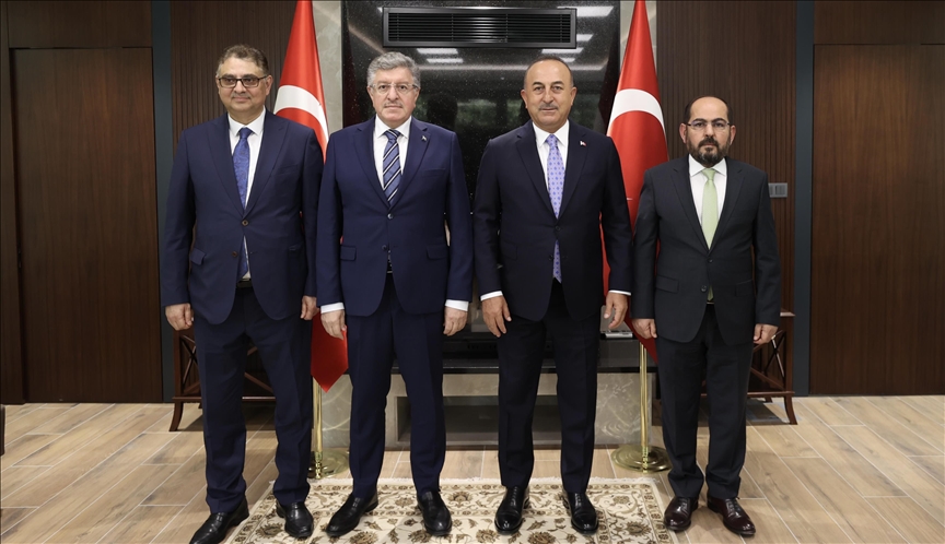 Чавушоглу провел переговоры с лидерами сирийской оппозиции