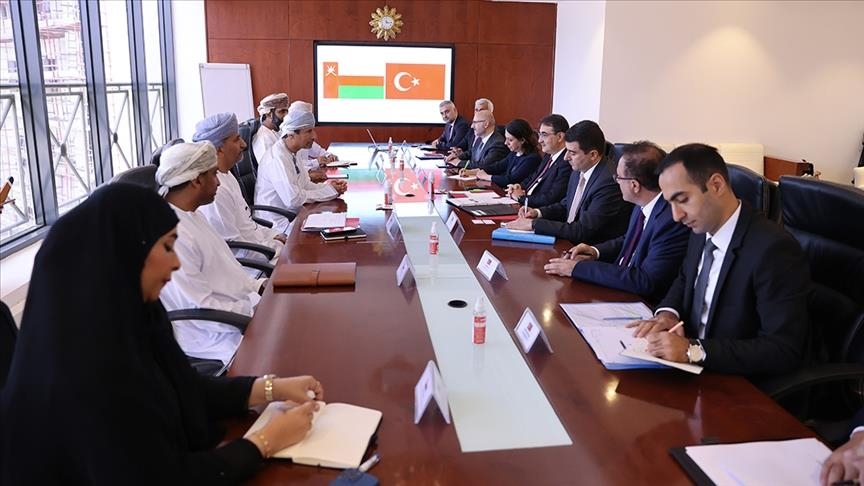 Глава Минэнерго Турции обсудил в Катаре и Омане сотрудничество в газовой сфере