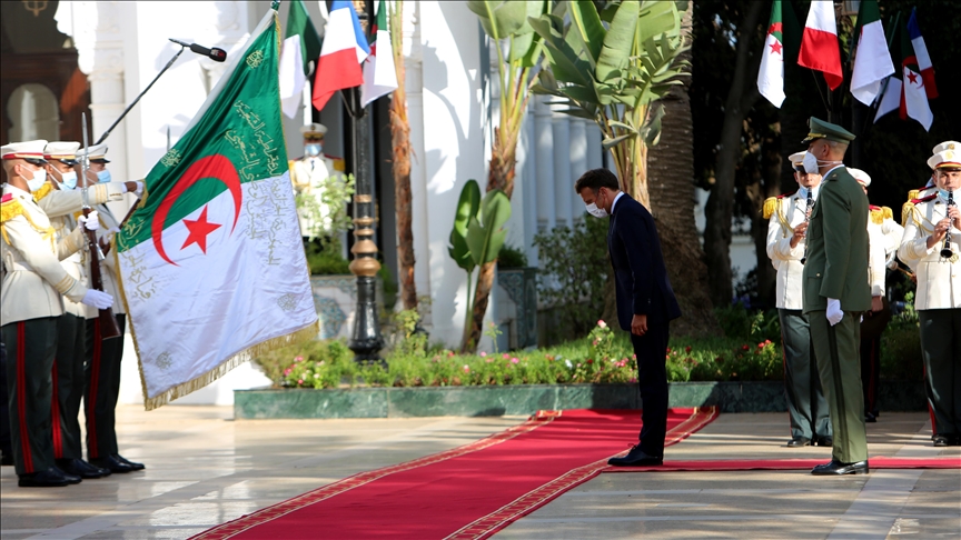 ماكرون يفضل "الحقيقة والإقرار" بملف استعمار فرنسا الجزائر