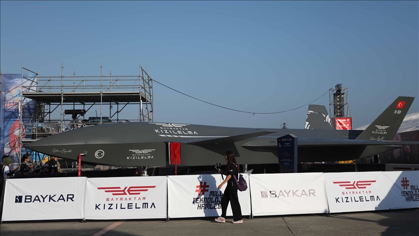 TEKNOFEST KARADENIZ: Premijerno izložen bespilotni borbeni avion Bayraktar Kizilelma