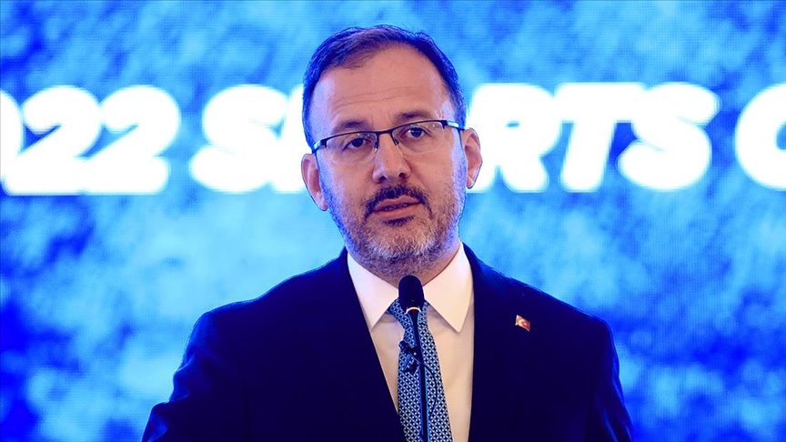 Bakan Kasapoğlu'ndan "gençlerimizin yanındayız" paylaşımı