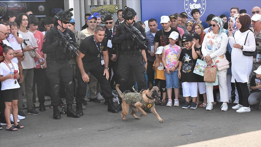 Jandarmada görevli saldırı köpeği "Maşa" da TEKNOFEST'te