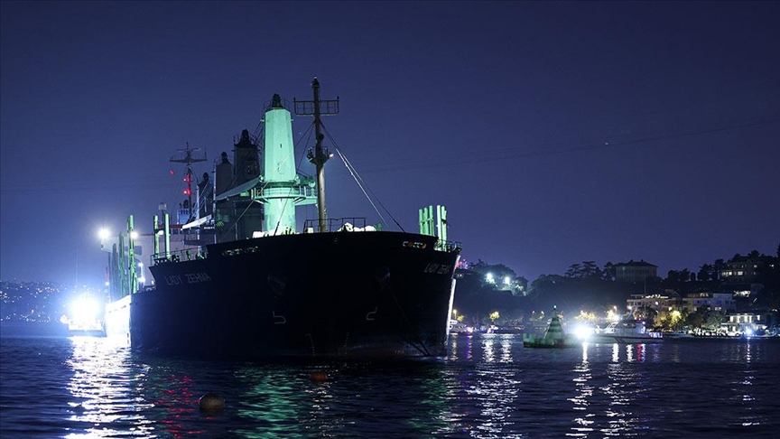 İstanbul Boğazı'nda gemi trafiği askıya alındı