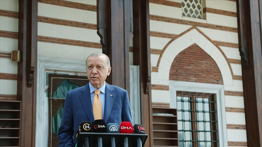 أردوغان: الناتو قوي بوجود تركيا لا اليونان
