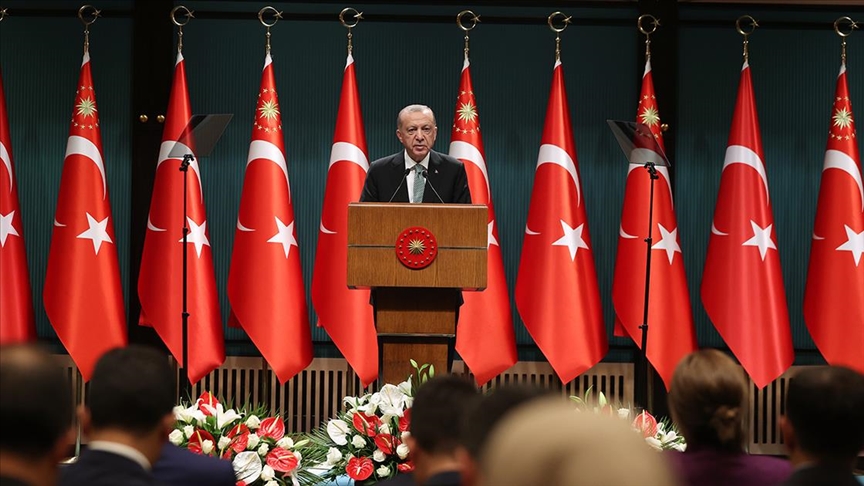 Cumhurbaşkanı Erdoğan: Vatandaşlarımızın icra takibine yol açan 2 bin lira ve altındaki borçlarını tasfiye ediyoruz