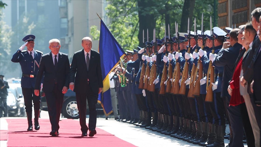 Сараево: Ердоган пречекан со највисоки почести пред зградата на Претседателството на БиХ