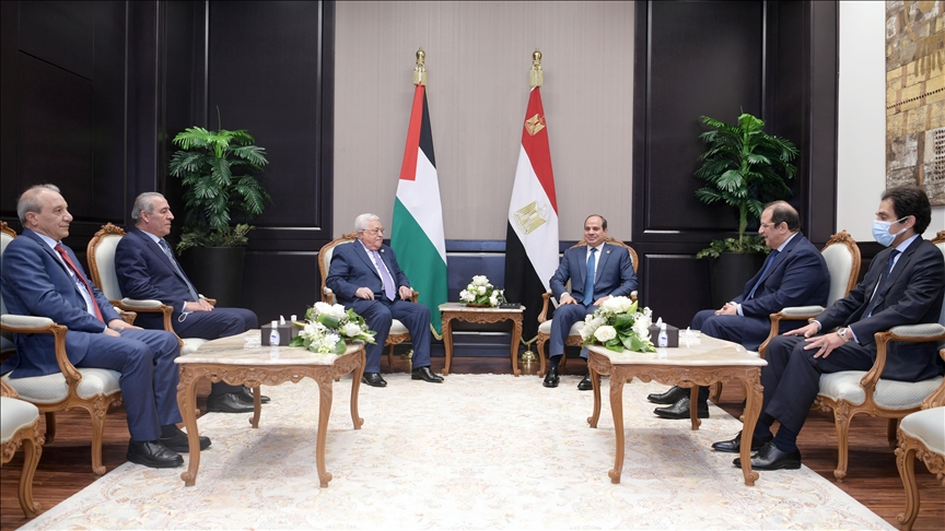 Palestinian, Egyptian presidents discuss Mideast peace talks