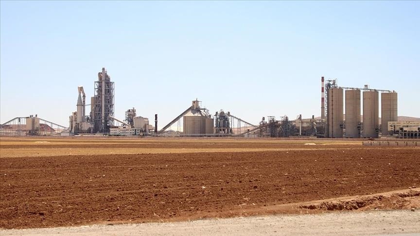 Assad regime forces take position near French cement giant Lafarge’s factory in northern Syria