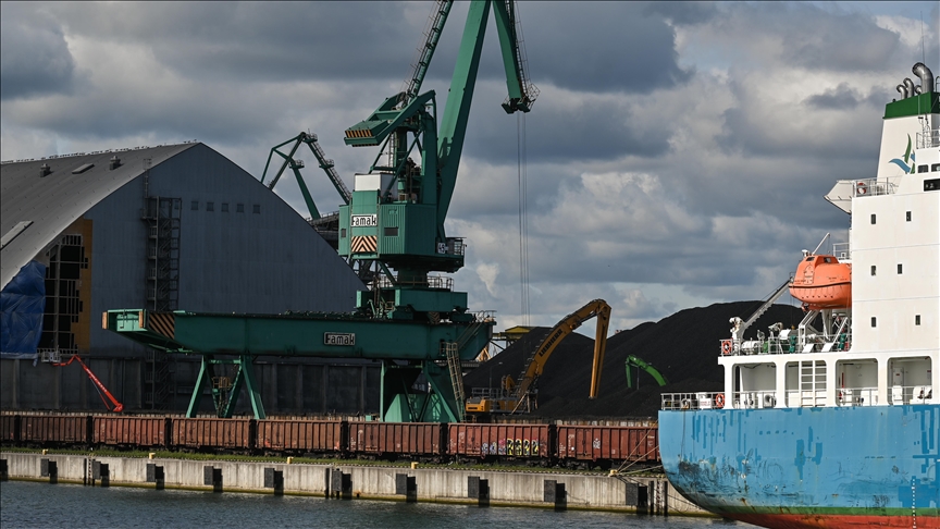 Polska wzywa społeczeństwo do oszczędzania energii, ponieważ rząd przygotowuje plan ograniczenia cen Polska wzywa społeczeństwo do oszczędzania energii, ponieważ rząd przygotowuje plan ograniczenia cen