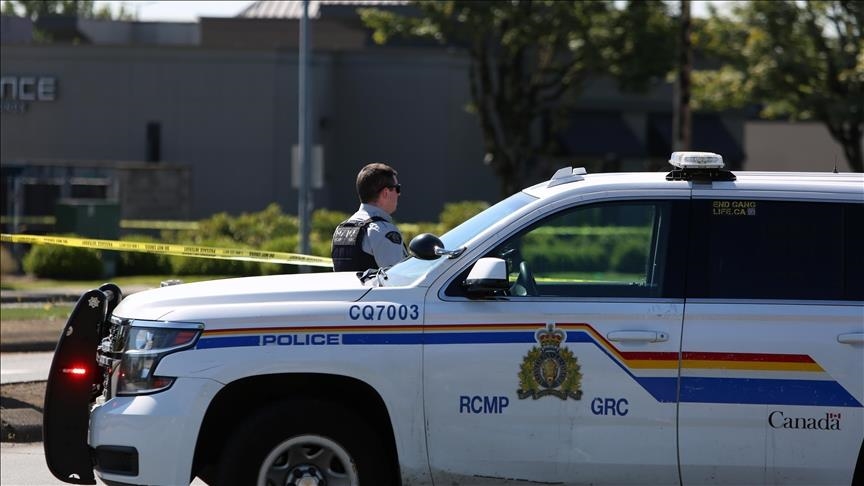 Suspect still at large in Canadian stabbing spree that left 10 dead