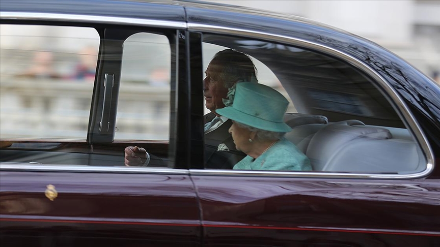 Kraliçe Elizabeth'in oğlu Charles "İngiltere Kralı" oldu