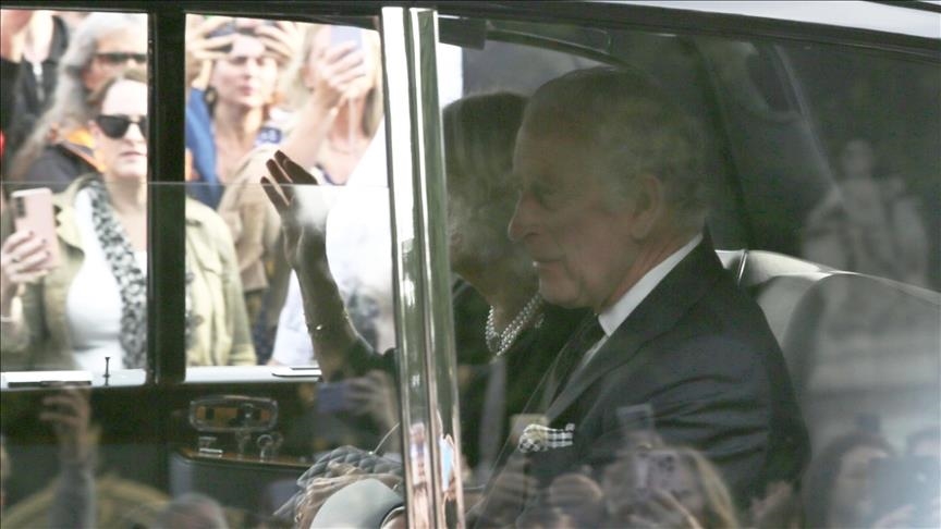  Le roi Charles III s’engage à « servir les principes constitutionnels » de la Nation Britannique