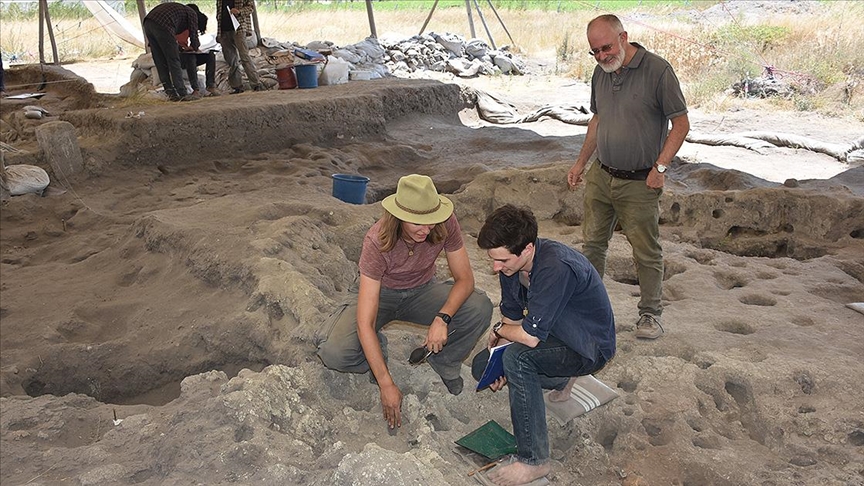 Anadolu'da tarım ve hayvancılığın ilk izlerini taşıyan 'Boncuklu Höyük'te çalışmalar sürüyor