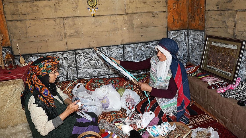 Rize'de usta öğreticiler atıkları ekonomiye kazandırıyor