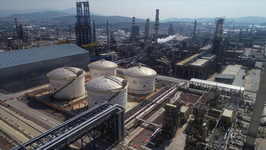 Oil retreats over protracted demand woes in China