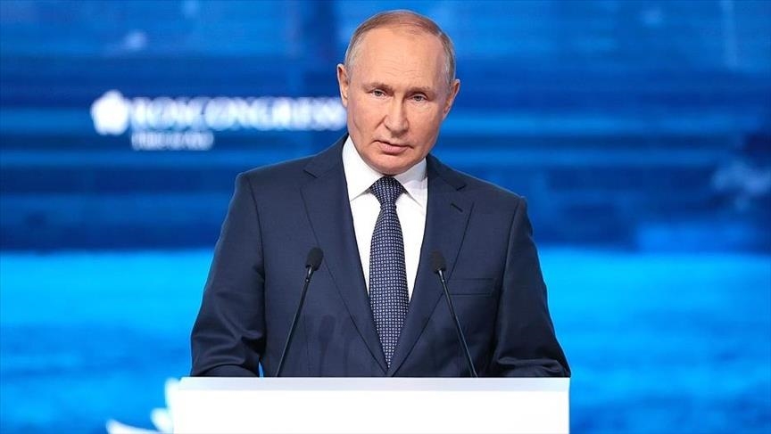 Vladimir Poutine : la "dédollarisation" de l'économie mondiale est "inévitable"