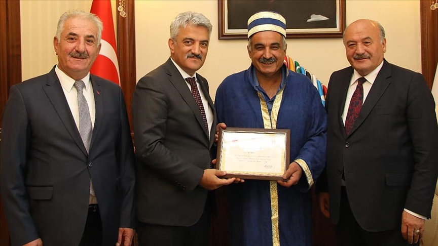 Erzincan'da 40 yıllık marangoz 'yılın ahisi' seçildi