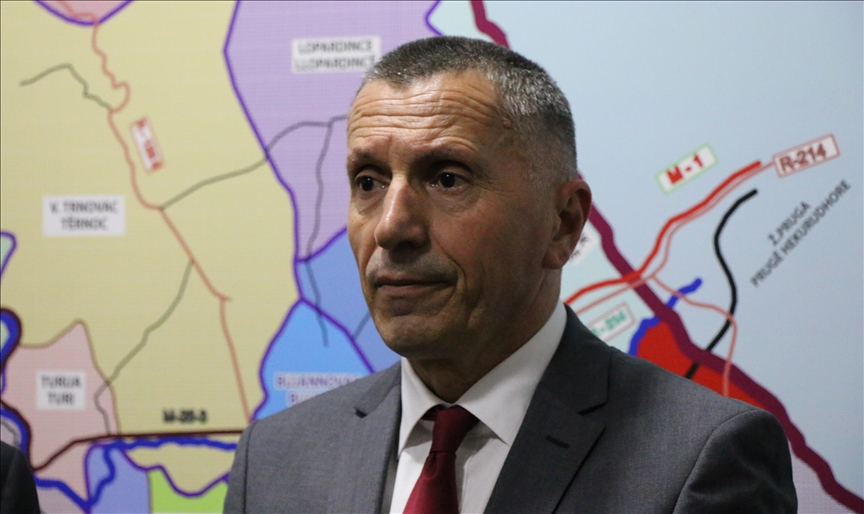 Kamberi: Serbët në Kosovë kanë të drejta të shumta, që shqiptarët në Serbi nuk i kanë 