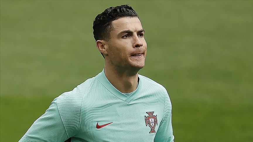 Ronaldo'nun, Al Hilal'in 242 milyon avroluk teklifini reddettiği ileri sürüldü