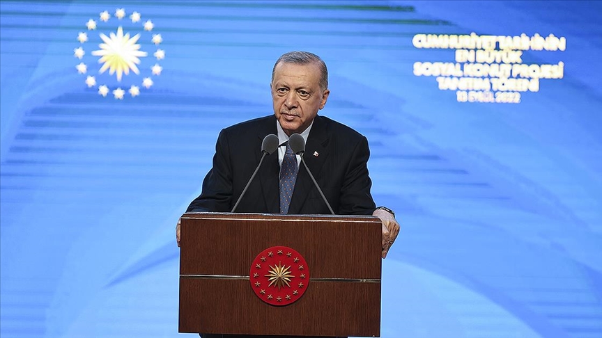 CANLI: Cumhurbaşkanı Erdoğan, sosyal konut projesini tanıtıyor: Başvurular yarın başlayacak, temeli yılbaşında atıyoruz