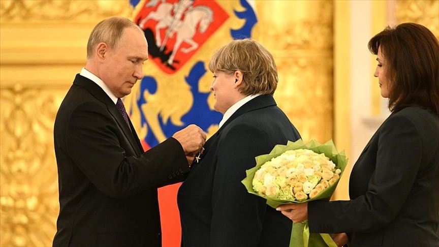  Путин вручил государственные награды сотрудникам Роспотребнадзора