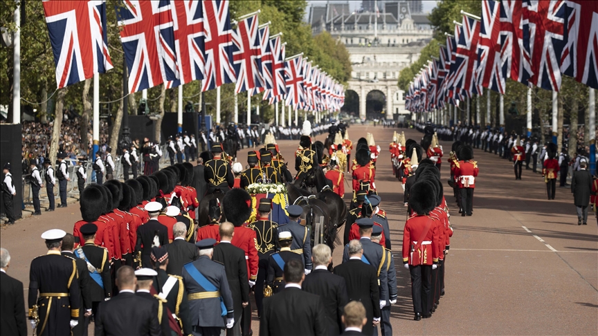 Queen Elizabeth II’s coffin arrives at Westminster Palace