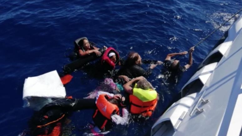Bakan Soylu, Yunanistan'ın müdahalesinde ölen 2 düzensiz göçmenin görüntülerini paylaştı