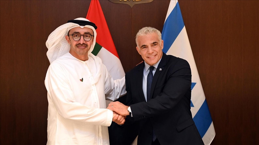 لابيد يلتقي وزير خارجية الإمارات في القدس