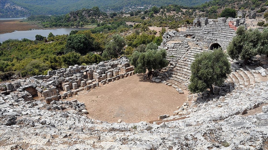 Kaunos Antik Kenti'nin 5 bin kişilik tiyatrosu eski ihtişamına kavuşuyor