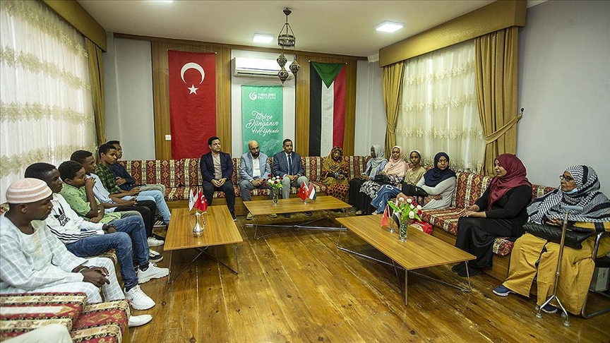 Sudan'da Türkiye Burslarını kazanan öğrencilere uğurlama etkinliği düzenlendi