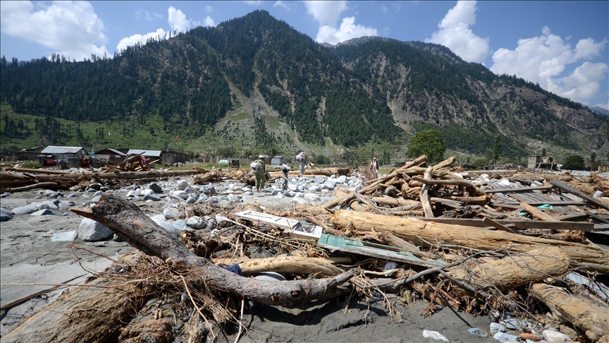 Floods claim 5 more lives in Pakistan as aid pours in