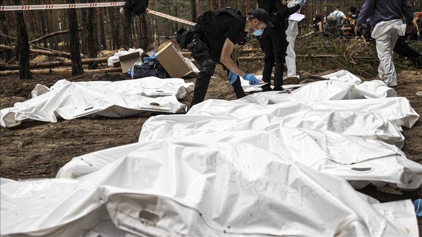 Kiev: "nous avons retrouvé des cadavres portant des traces de torture dans des fosses communes"