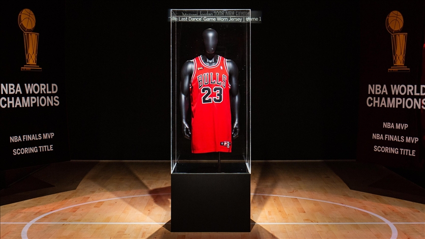 Jordan's 1998 NBA Finals jersey sold for record $10.1-M