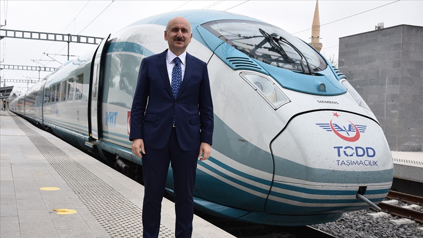 Bakan Karaismailoğlu: Hızlı trende günlük 31 bin 651 yolcu ile tüm zamanların rekorunu kırdık