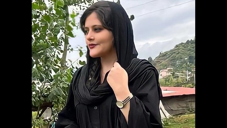 مهسا امینی دختر جوان ایرانی فوت کرد