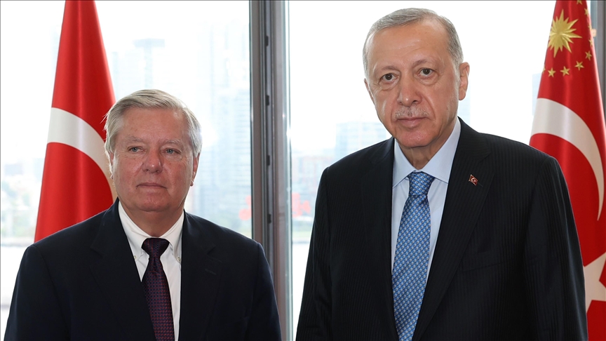 Turkish president receives US senator in New York