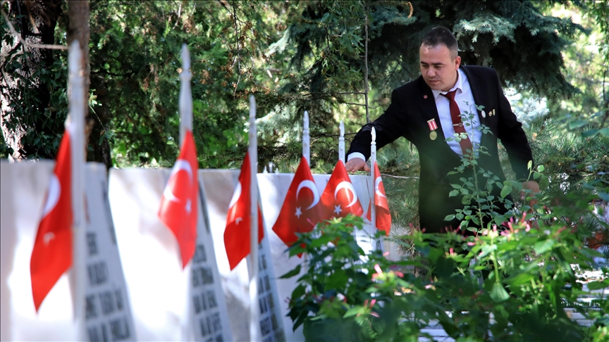 Kahraman gazi "tahta bacakla" cepheye koşan şehit dedesinin izinden gidiyor