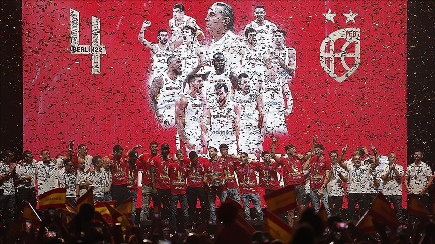 İspanya, Avrupa basketbol şampiyonluğunu Madrid'de kutladı