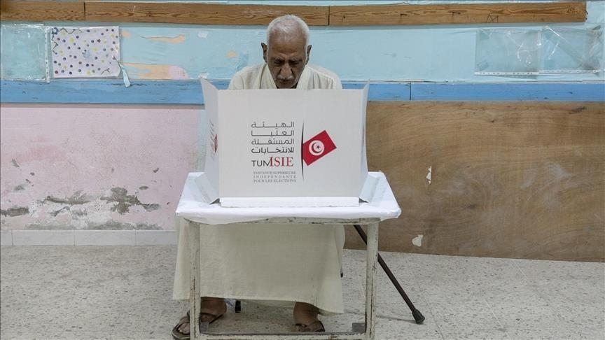 Tunisie 5 partis annoncent le boycott des élections de décembre prochain