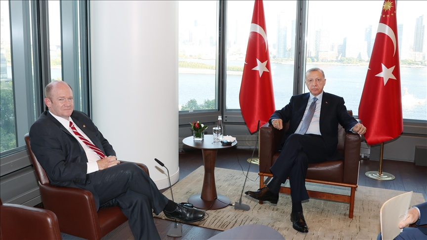 Turkish president receives US senator in New York