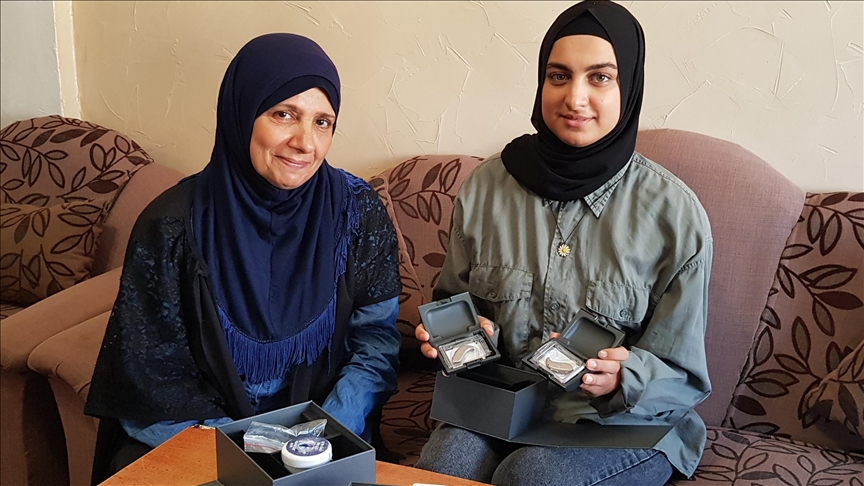 AA'nın gündeme getirdiği Lübnanlı engelli ressama Türk hayırseverden yardım