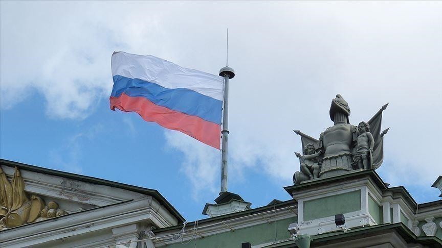 Que signifie le drapeau russe ?