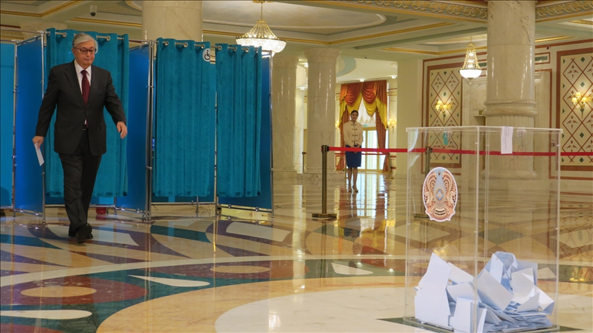 Kazakhstan to hold snap presidential election on Nov. 20