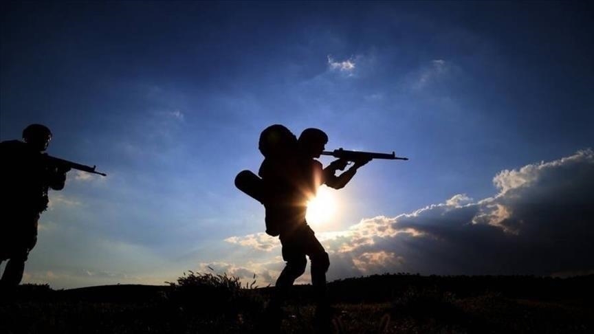 L'armée turque saisit des armes et des munitions du PKK dans le nord de l'Irak